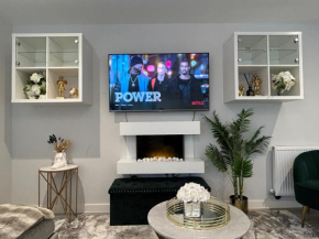 Stylish Meets Luxury! 2 Bed 2 Bath Family Home